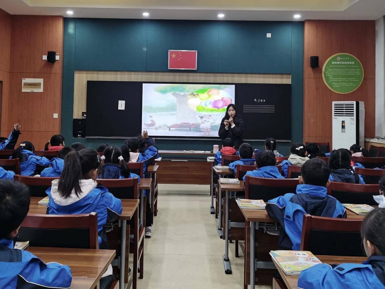 【知行晓庄】让新课标要求在低语课堂中落地——记晓庄小学与中电颐和小学低语校际专题研讨活动