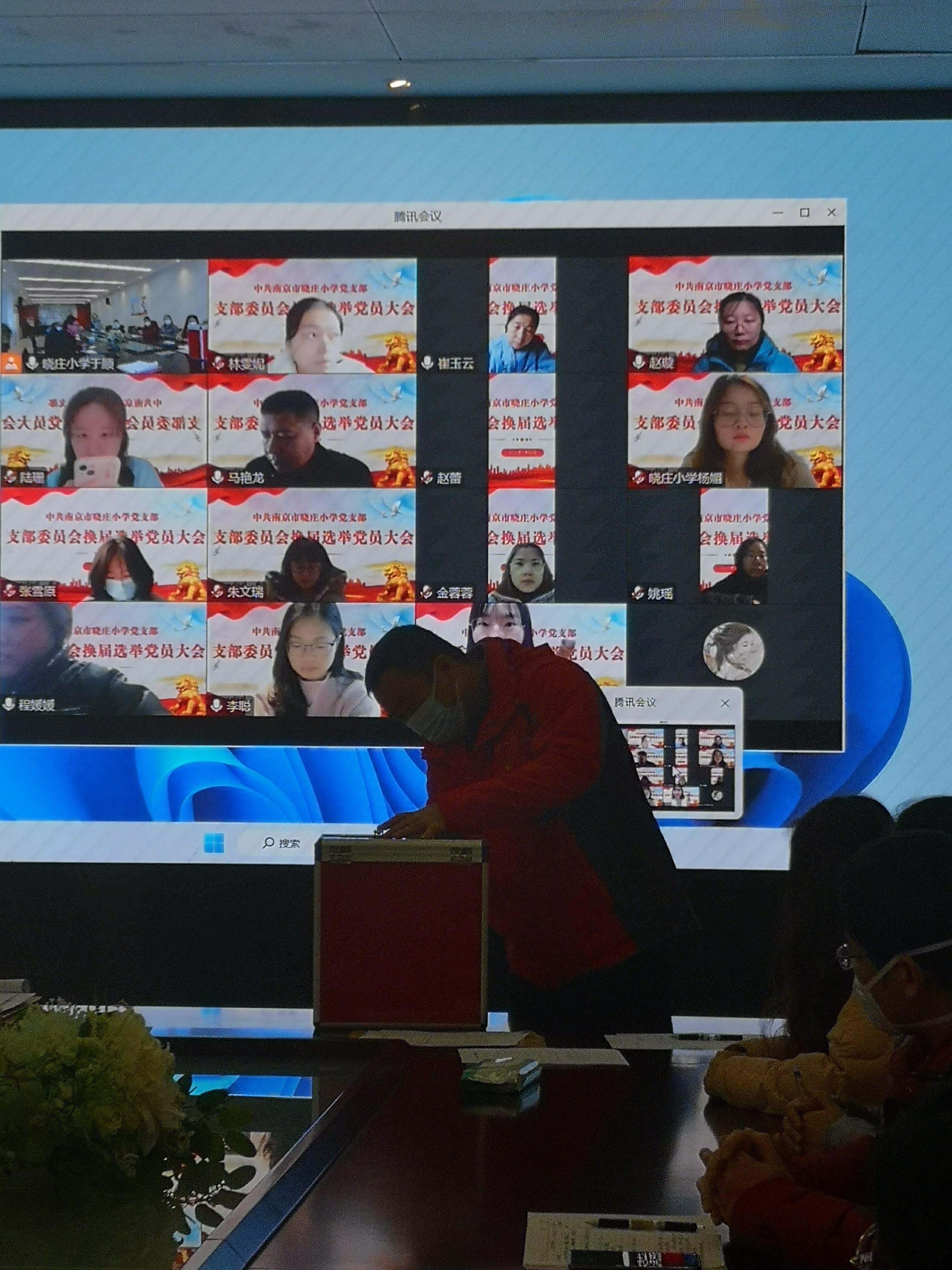 党员换届选举新闻稿_html_m876ceac.jpg