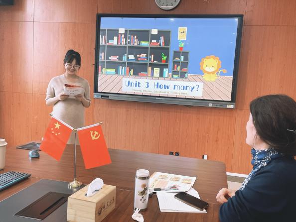 凝聚集体智慧 聚焦教学目标——南京市晓庄小学英语校本研修活动（三） (1)_html_m31c5d772.jpg