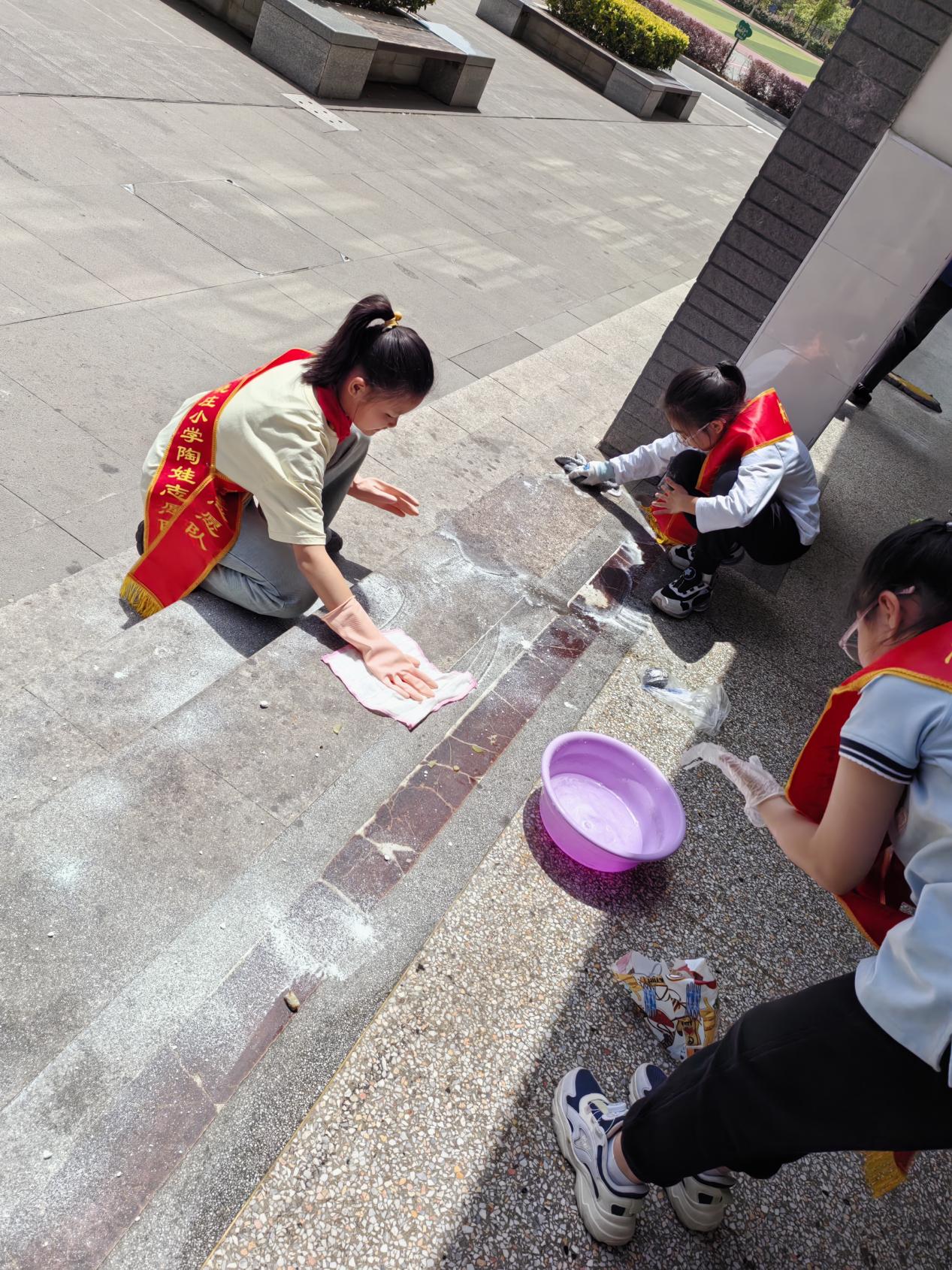 2025.5劳动周新闻(1)_html_70a23a25.jpg