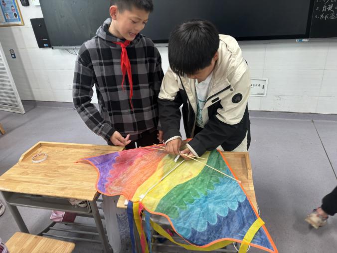 科技节4.30(1)_html_18a8c24.jpg