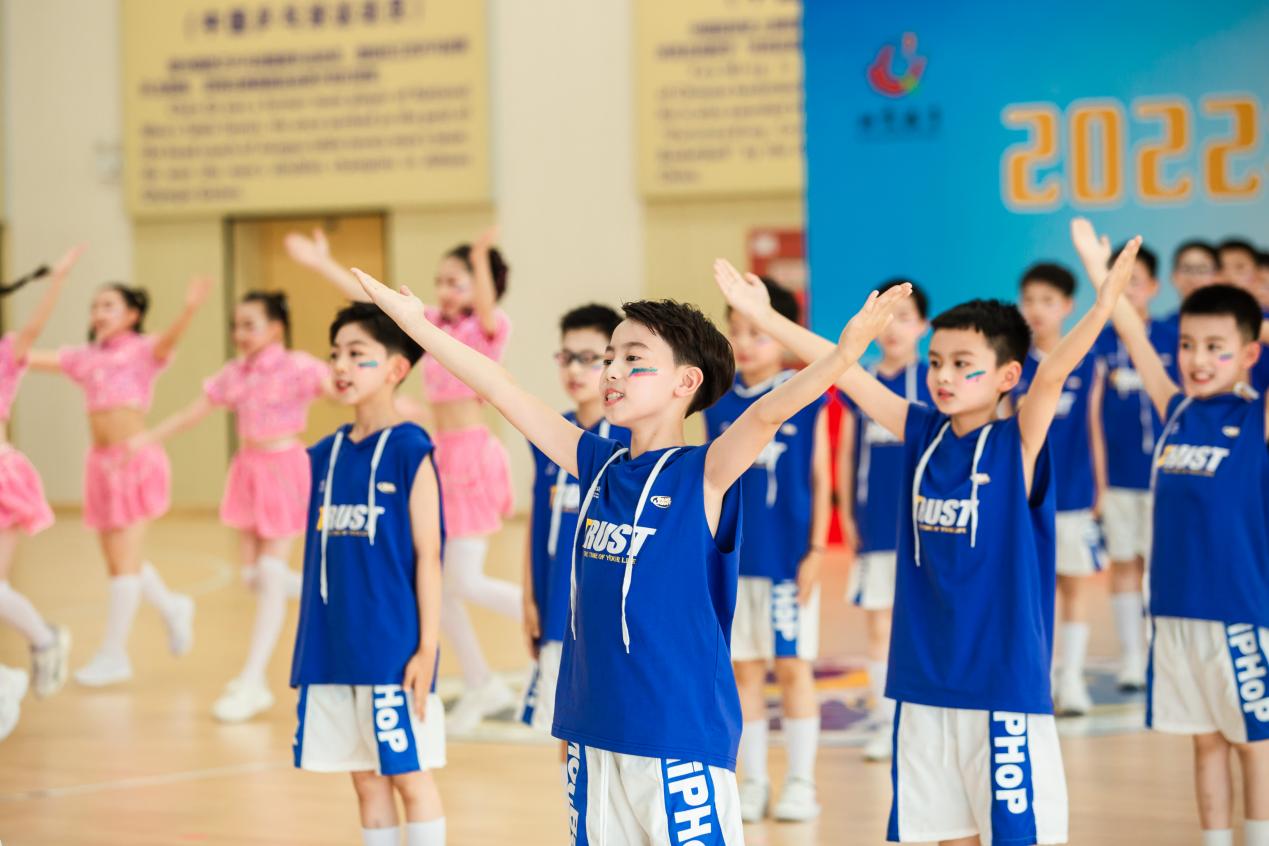 集体舞比赛_html_4304467b.jpg