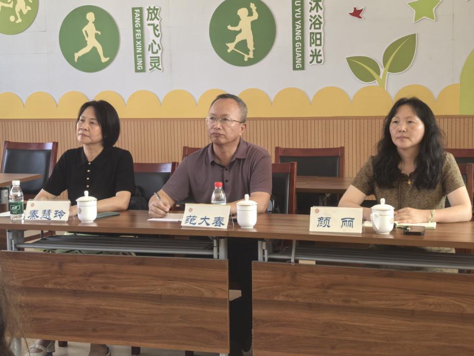 时空对话忆峥嵘 青春接棒启新程(1)_html_543188e6.jpg