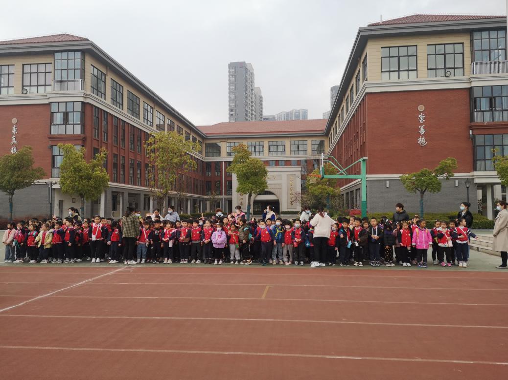 快乐体验 筑梦成长——栖霞区燕子矶幼儿园参访小记_html_m6d9efcc0.jpg