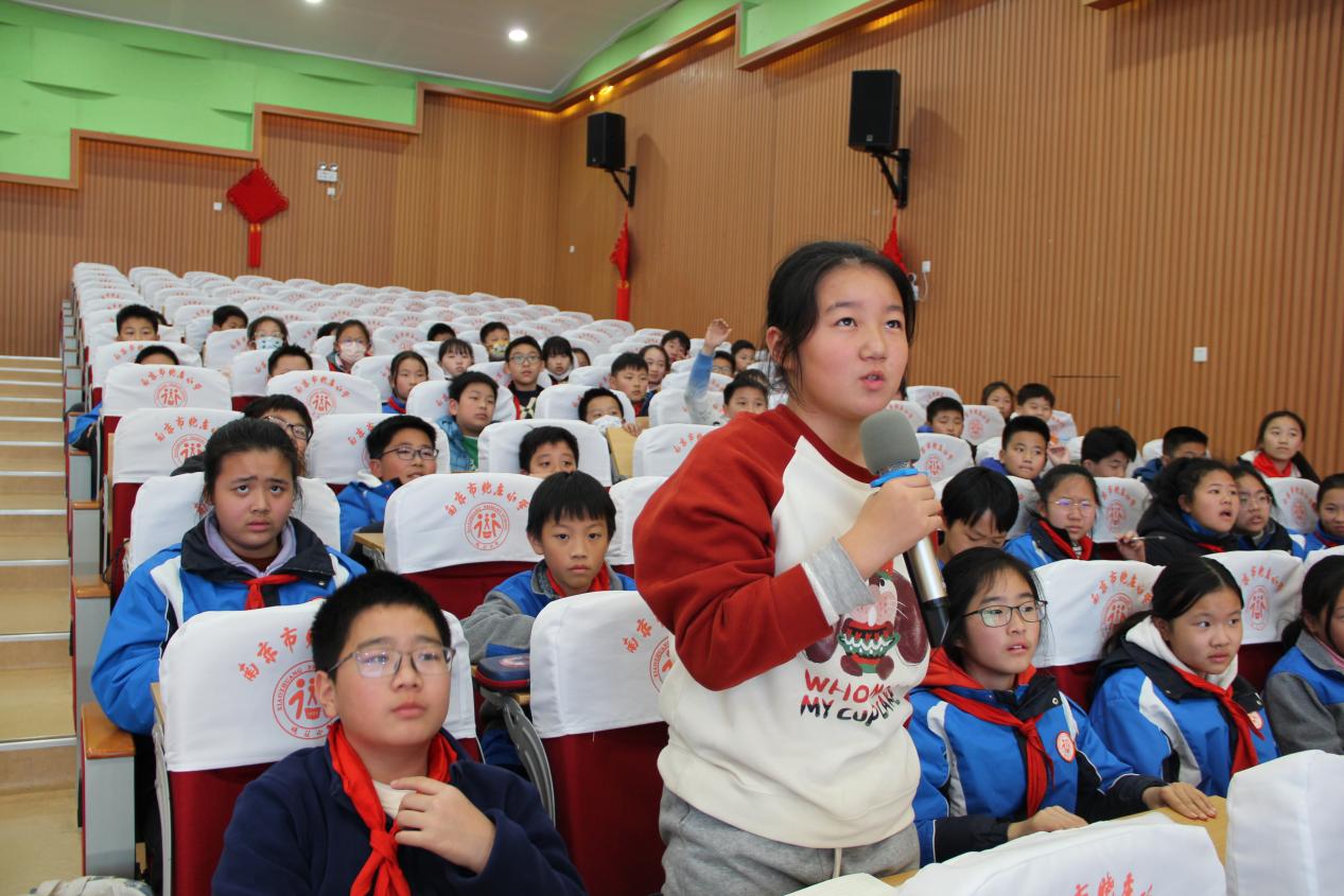 20231211学习劳模模范 争做时代新人_html_m296ca7ff.jpg