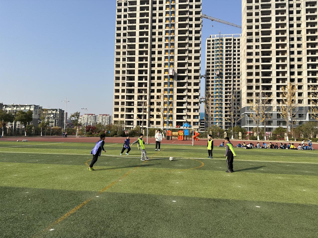 20231205晓庄小学“校长杯”足球班级联赛赛程报道（二）_html_6fbca049.jpg