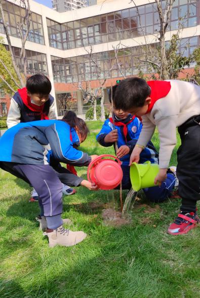 植树节报道_html_7af563e6.jpg