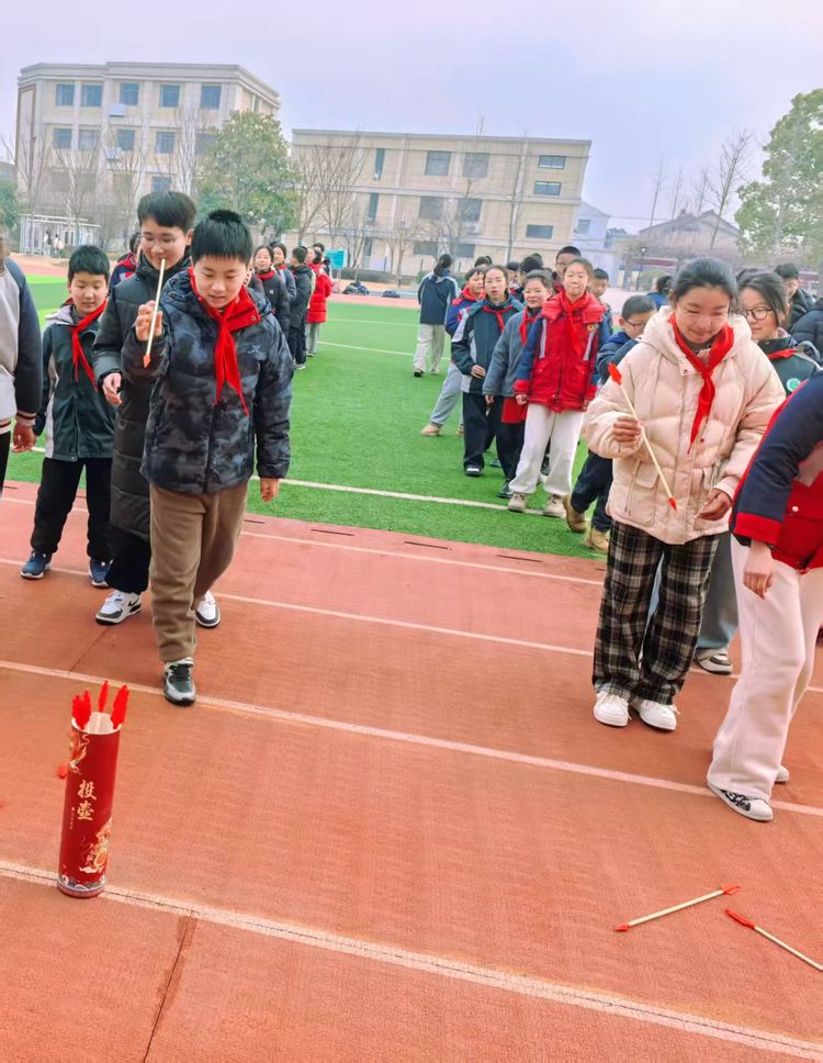 雅韵靖小欢乐元宵趣味20250212125250_html_m7328f165.jpg