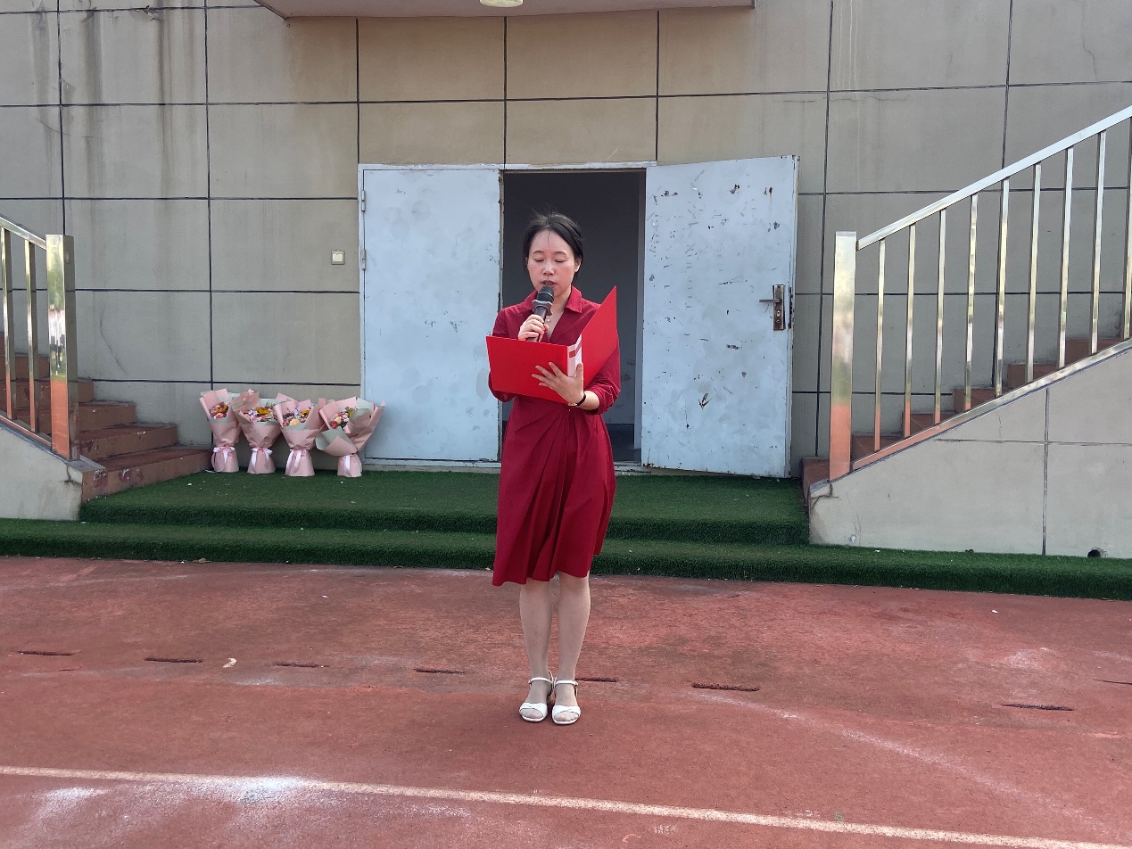躬耕教坛，强国有我——实初尧化举行庆祝第39个教师节活动_html_29ad8cb5.jpg