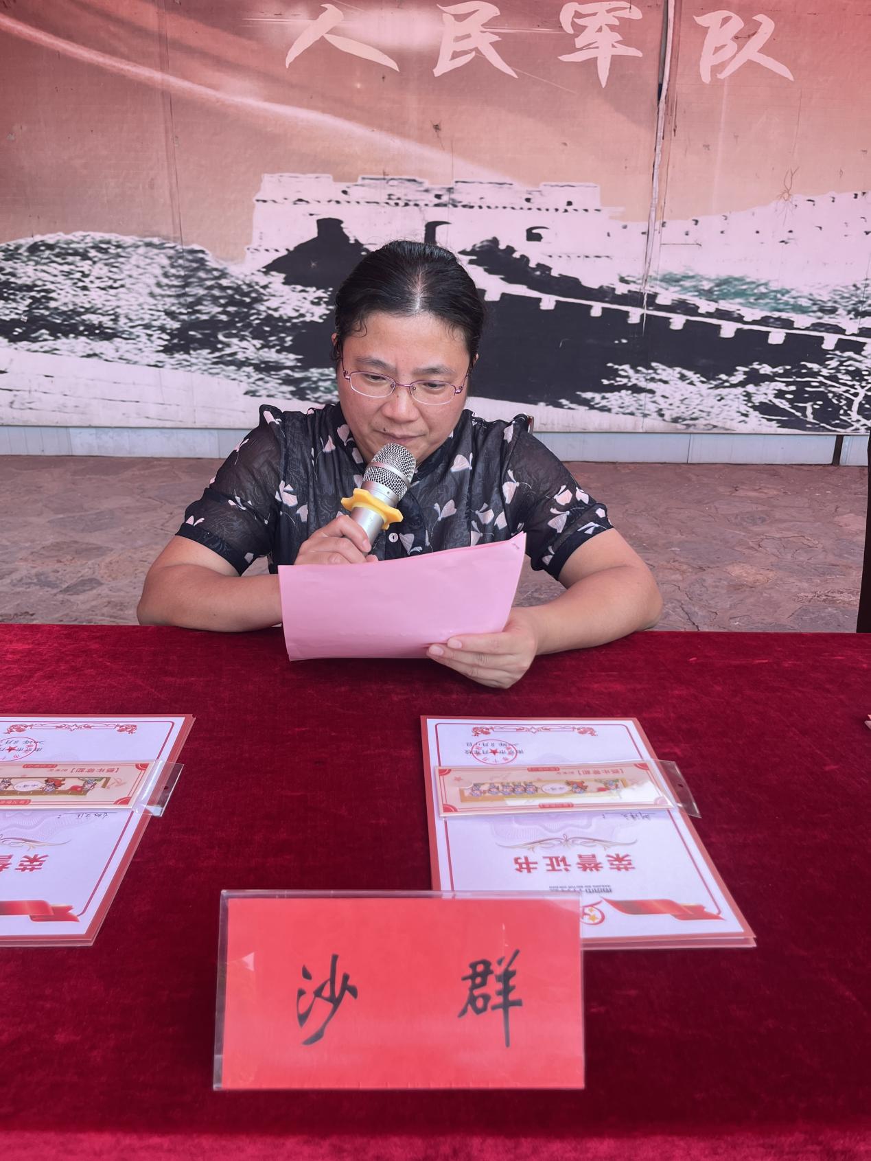 飒爽军姿 飞扬青春_html_7c015c31.jpg