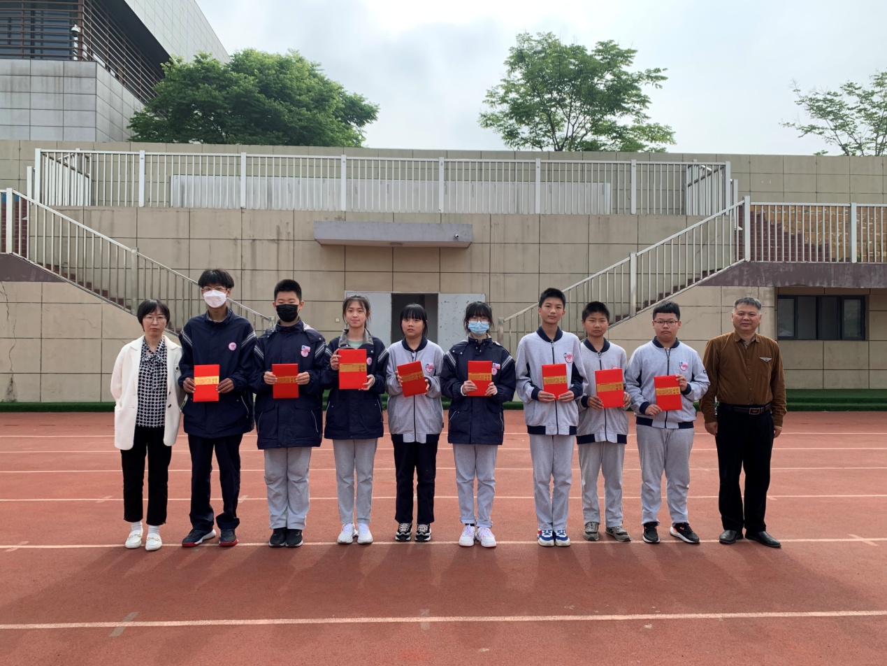 2022.5.13扬理想之风帆 抵成功之彼岸——实初尧化开展向优秀学习表彰大会_html_m11f9e6e8.jpg