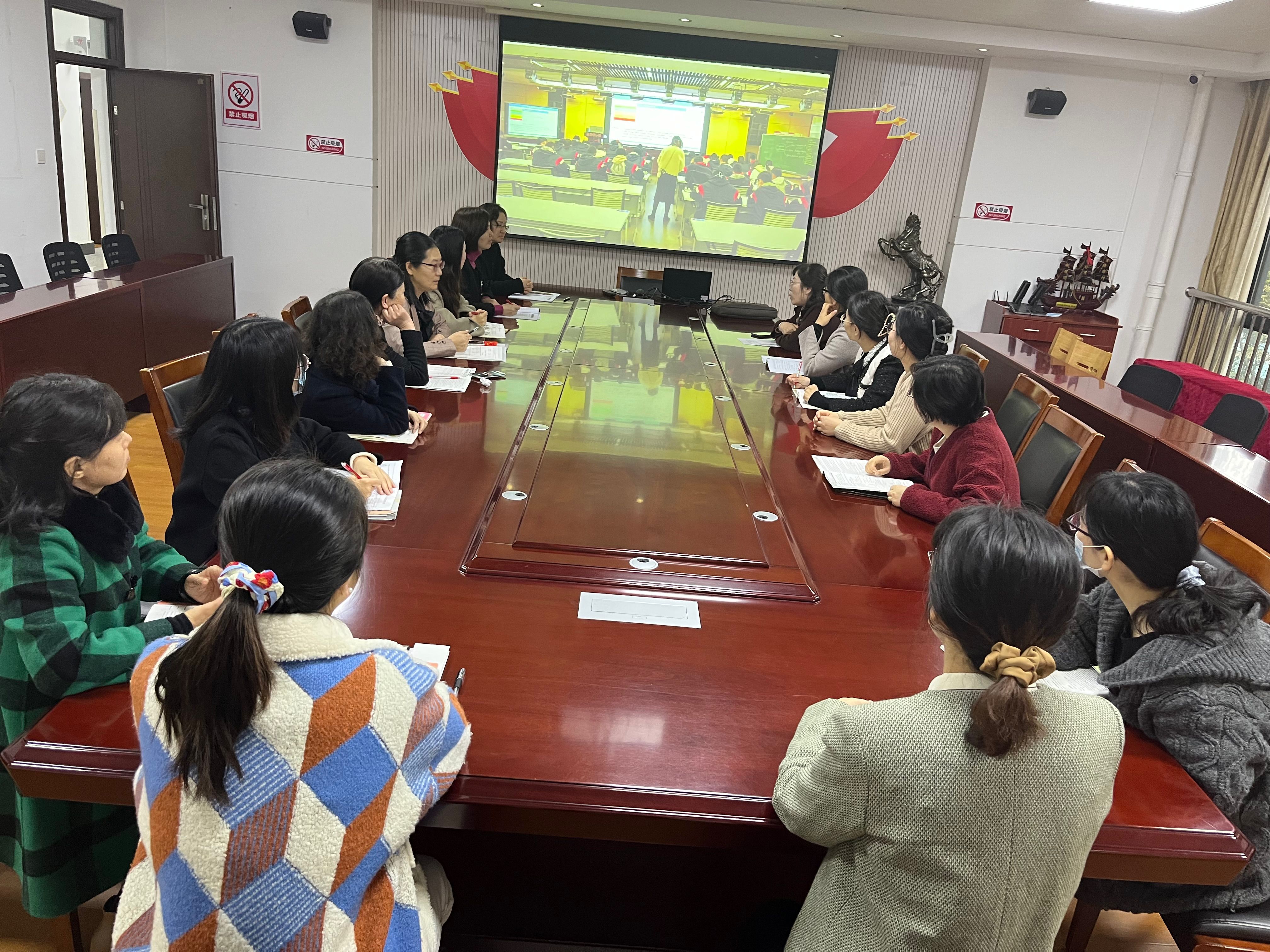 【融进教学】作业巧设计 提质助双减——记实初英语组集体教研活动(1)_html_659a90de.jpg