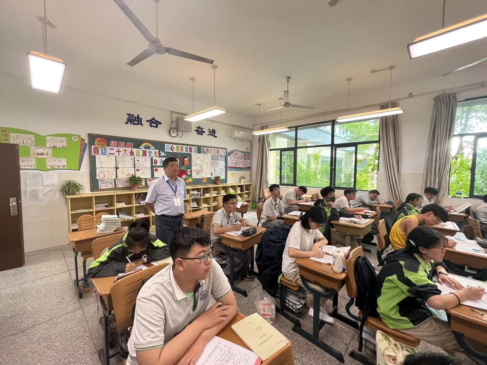 【融进实园】督学进校园，双减助成长——栖实尧化“双减”背景下中小学校“作业管理”专项督导_html_54d341f5.jpg