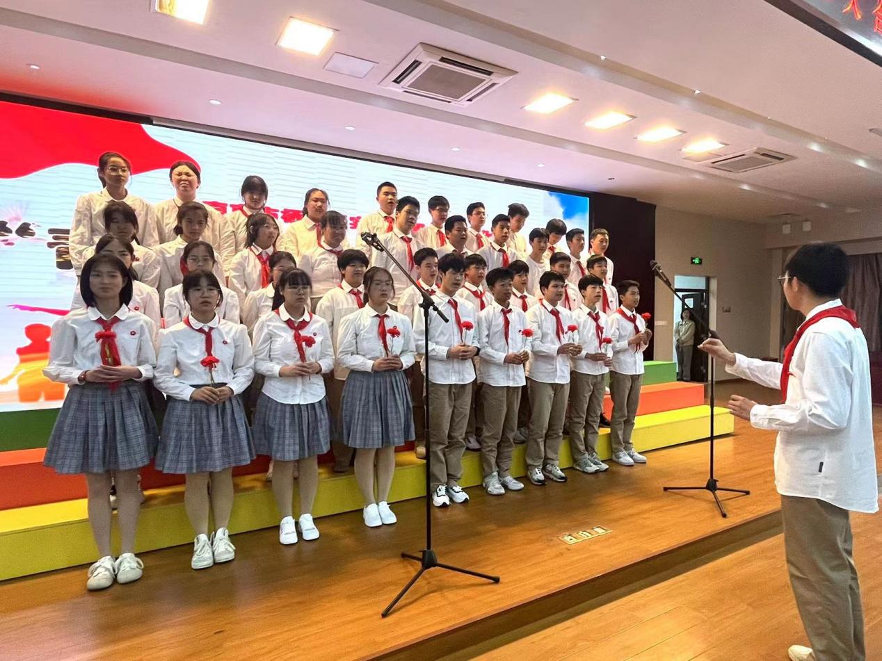 大合唱比赛报道(1)_html_m334e19b8.jpg