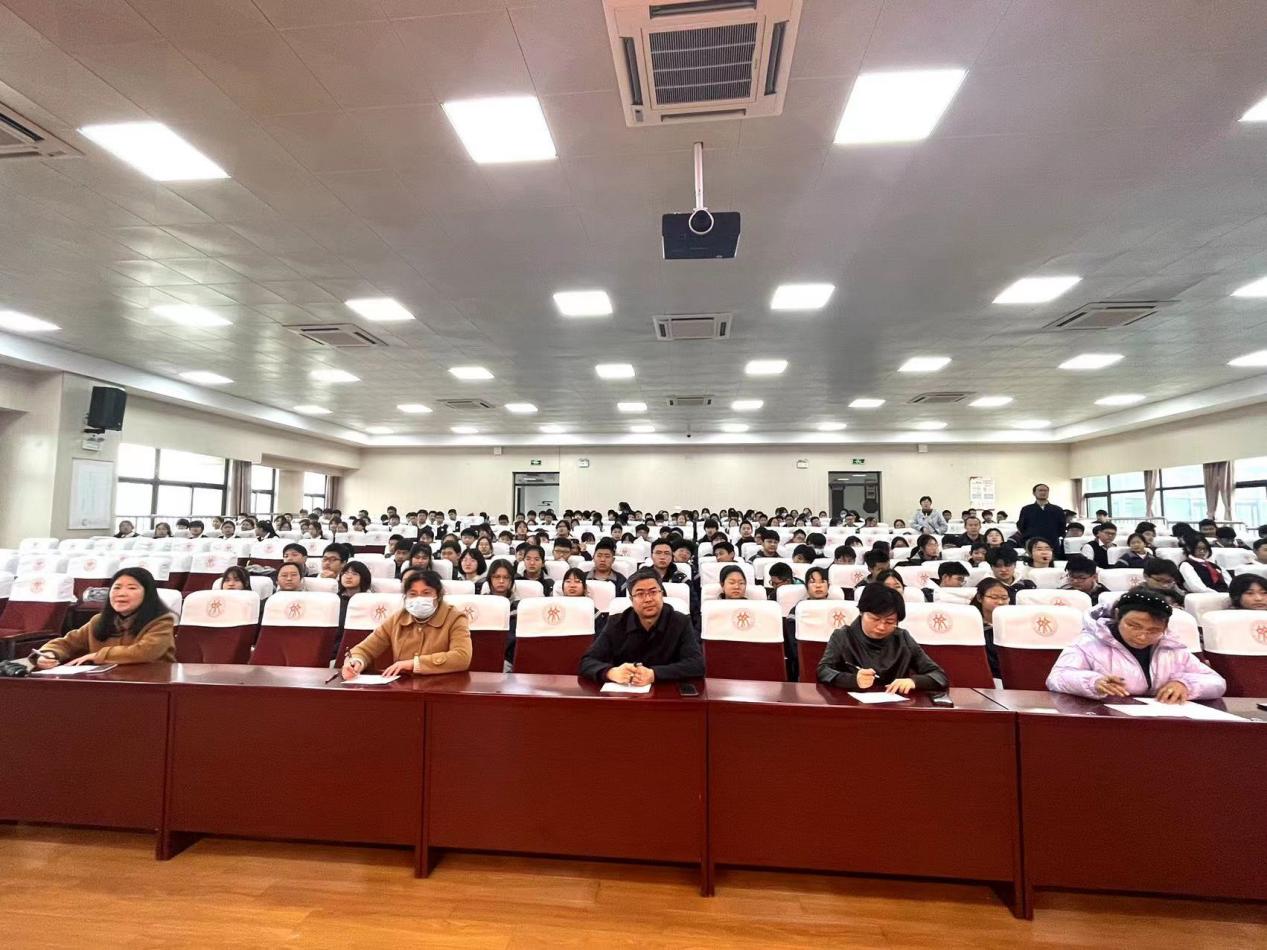 大合唱比赛报道(1)_html_m6c5615d9.jpg