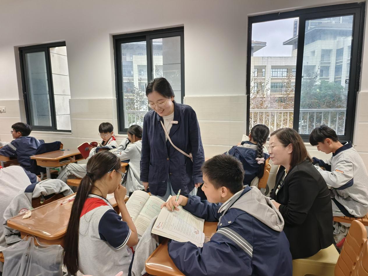 10.21 新教师汇报课英语组_html_6eb9ebdd.jpg