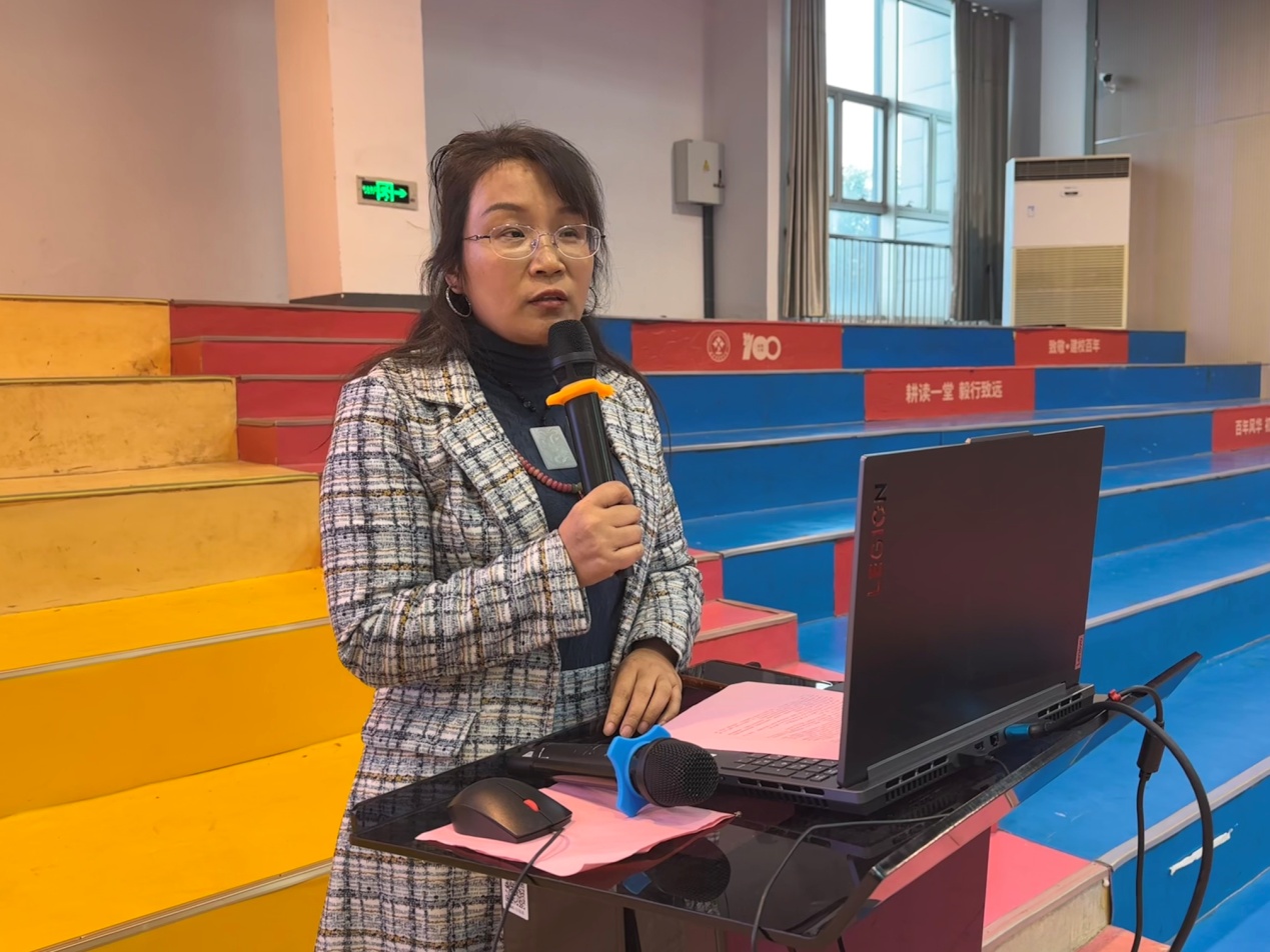 10.27家校同心 携手护航——实初尧化2025级初一年级十月份家长会_html_m3422db3a.jpg