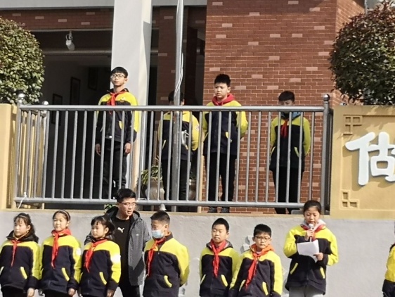 奉献服务周-六（3）班(1)_html_m75f77fce.jpg
