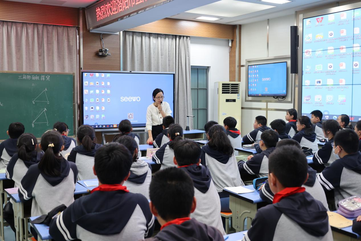 洛阳市宜阳县中小学校长及中层管理人员提升研修班来我校参访_html_m6d737673.jpg