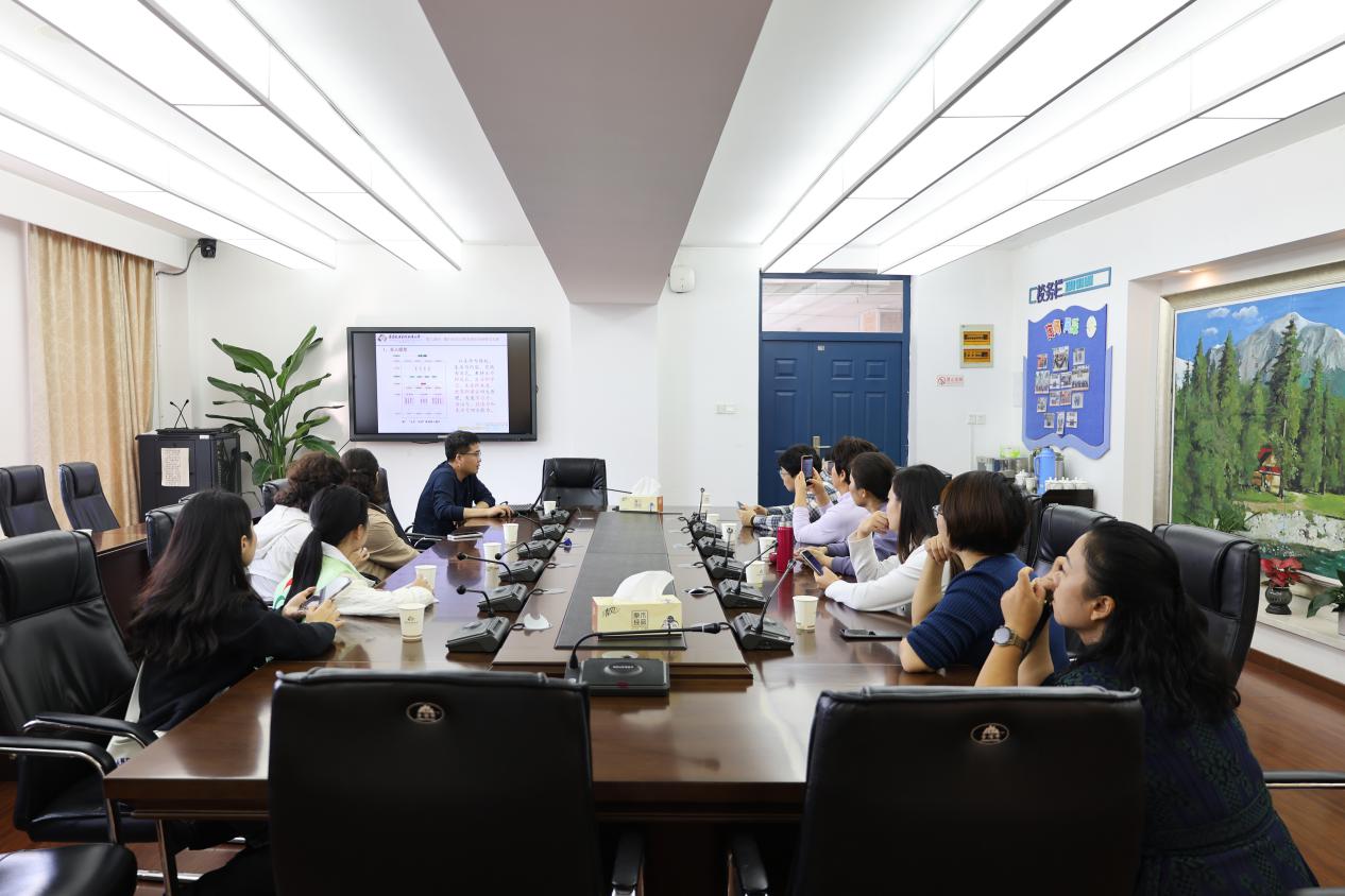 中陶会“生活&middot;实践”教育专委会代表团到我校参访交流_html_m39204ca5.jpg