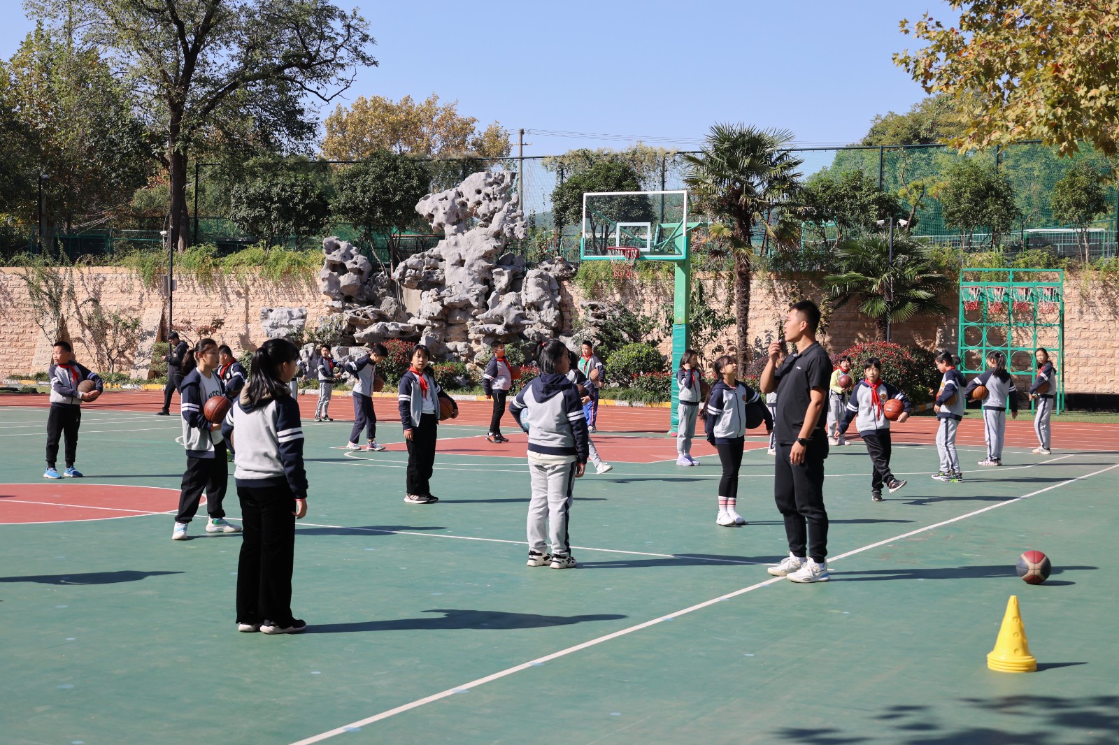 闫浩昊老师上课2.JPG