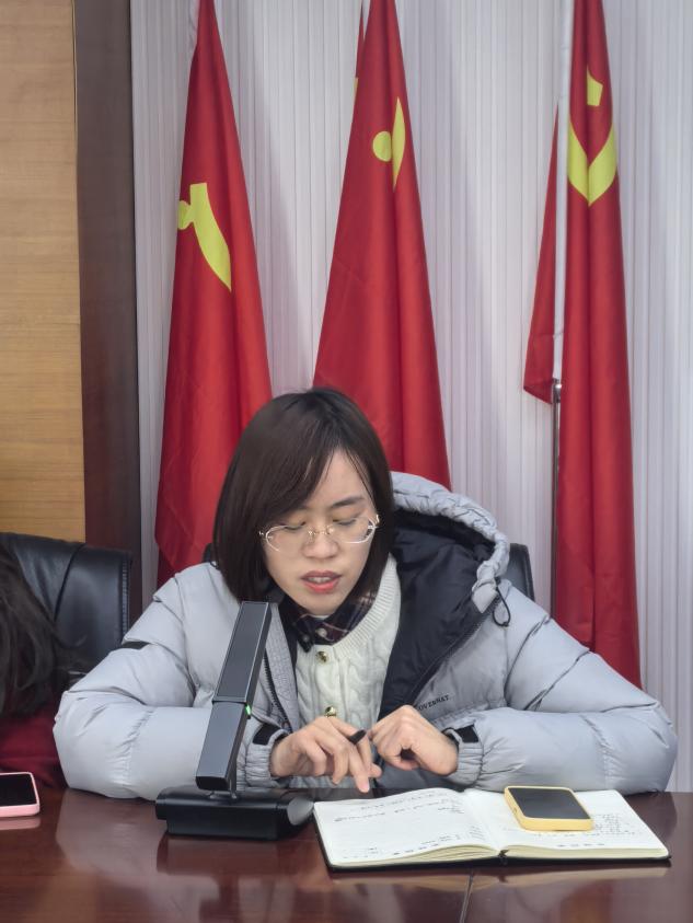 教学星辰汇聚，点亮未来之路——期末总结会议纪实_html_m37785e6a.jpg