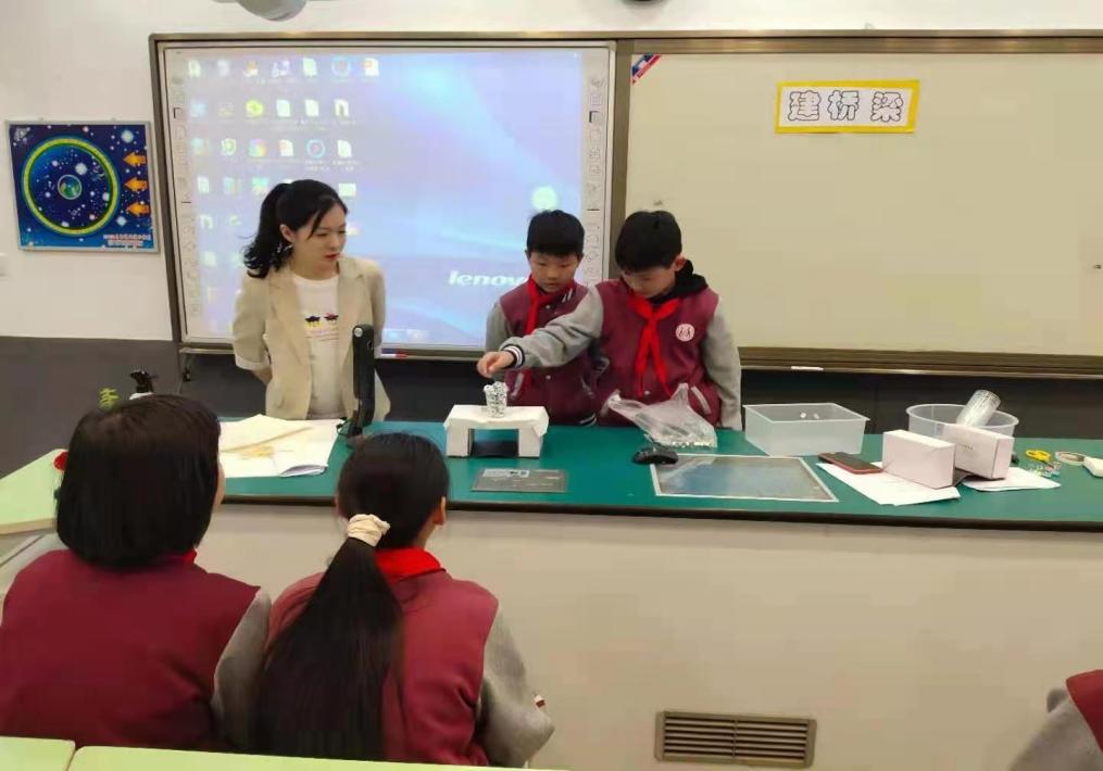 1_精准把脉 助力丁小  4月14市视导报道_html_m3fde88ff.jpg