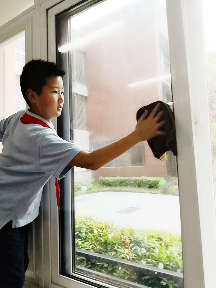 报道：校园因我而美丽(修改)_html_m42b998d4.jpg