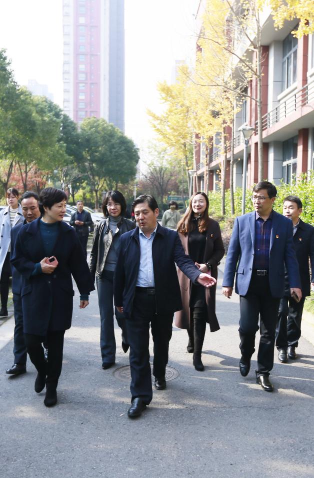 11.29省民委视察南京市丁家庄小学“红石榴家园”创建工作_html_2c57c31c.jpg
