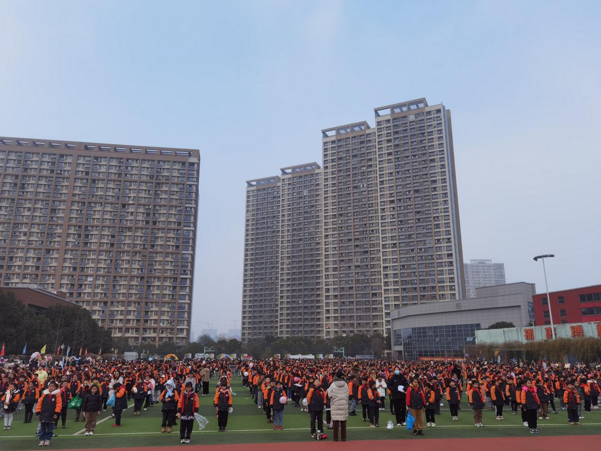 2023.12.29丁小跳蚤书市报道（符飞玲）_html_169f8b35.jpg