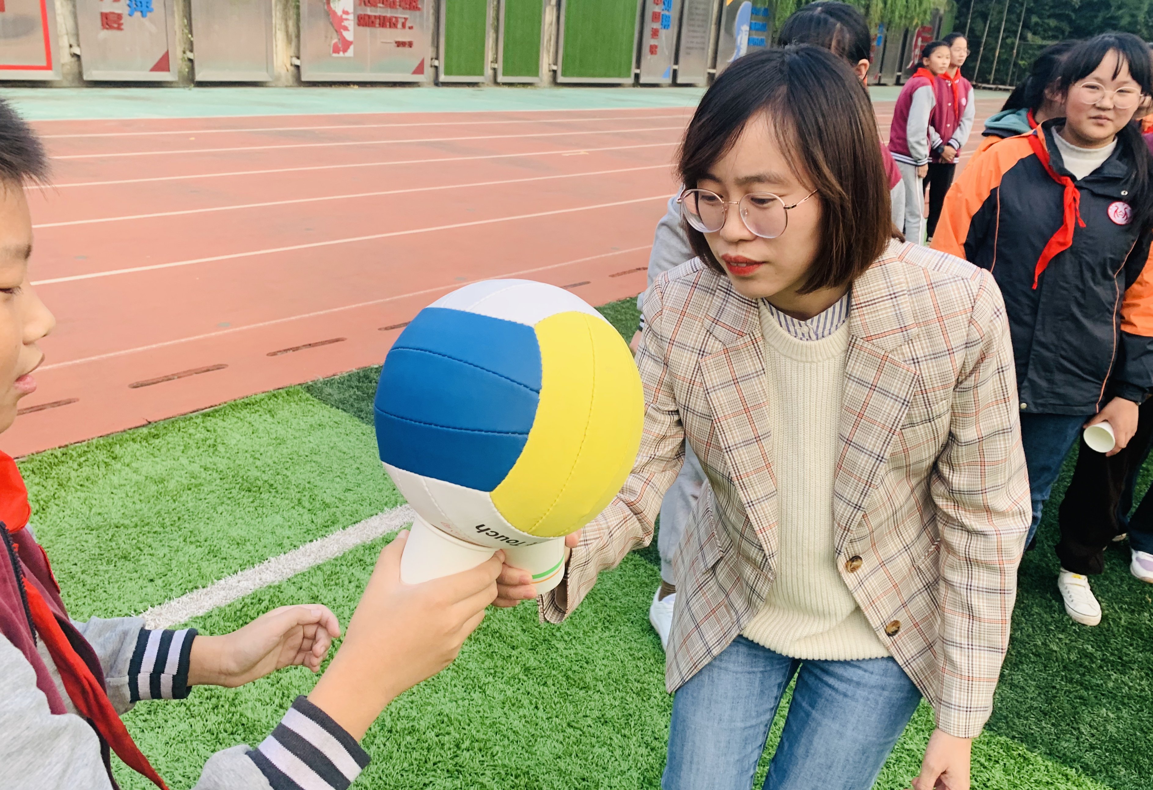 与榜样同行——吴振兰_html_mb640704.jpg