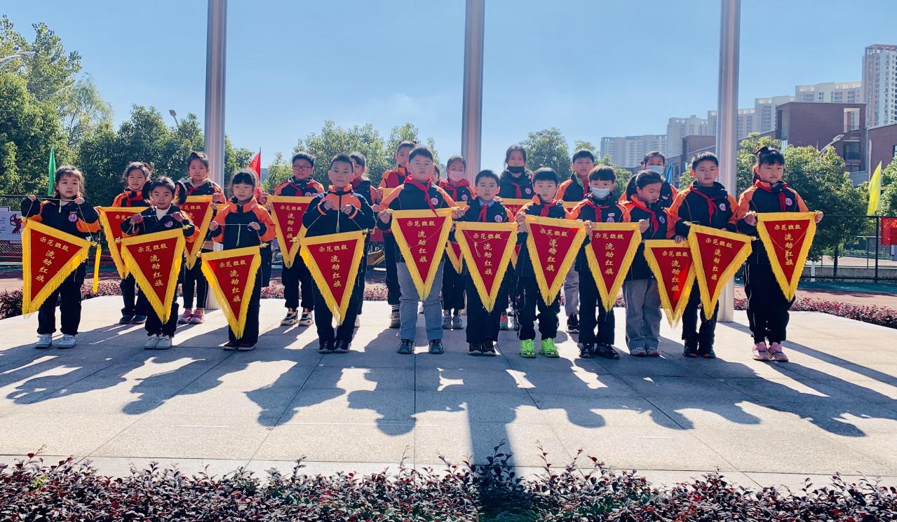 【丁香汉声&middot;学生成长营】第十一周升旗仪式_html_m65b743fe.jpg