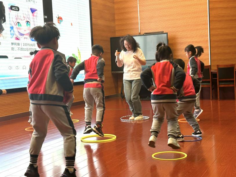 【丁香汉声&middot;幼小衔接】参观小学初体验  幼小衔接待花开_html_179452fd.jpg