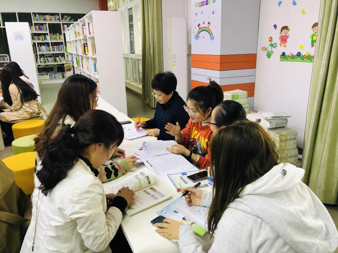 丁小数学组集体备课新闻稿_html_5d71eead.jpg