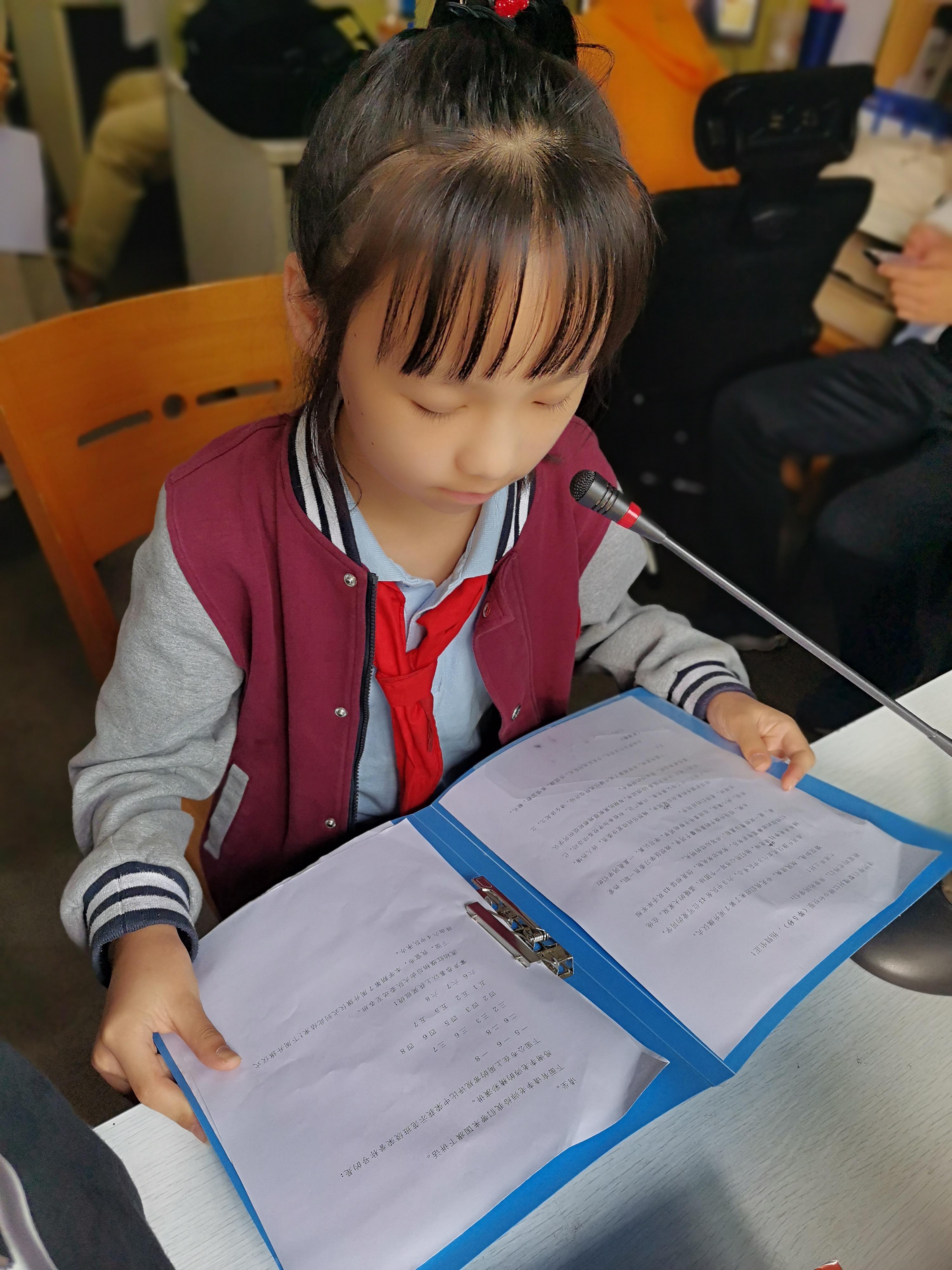 六3升旗仪式报道_html_65ce6a6a.jpg