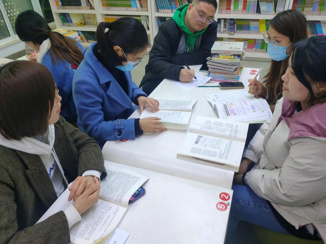 集体备课新闻稿_html_50c73393.jpg