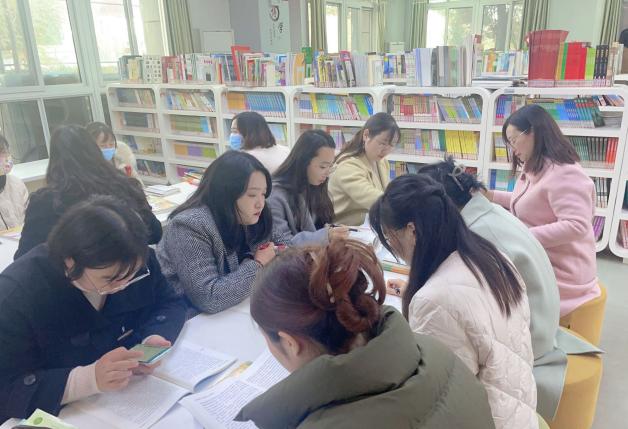 凝聚智慧，共研共学_html_m6531d1c4.jpg