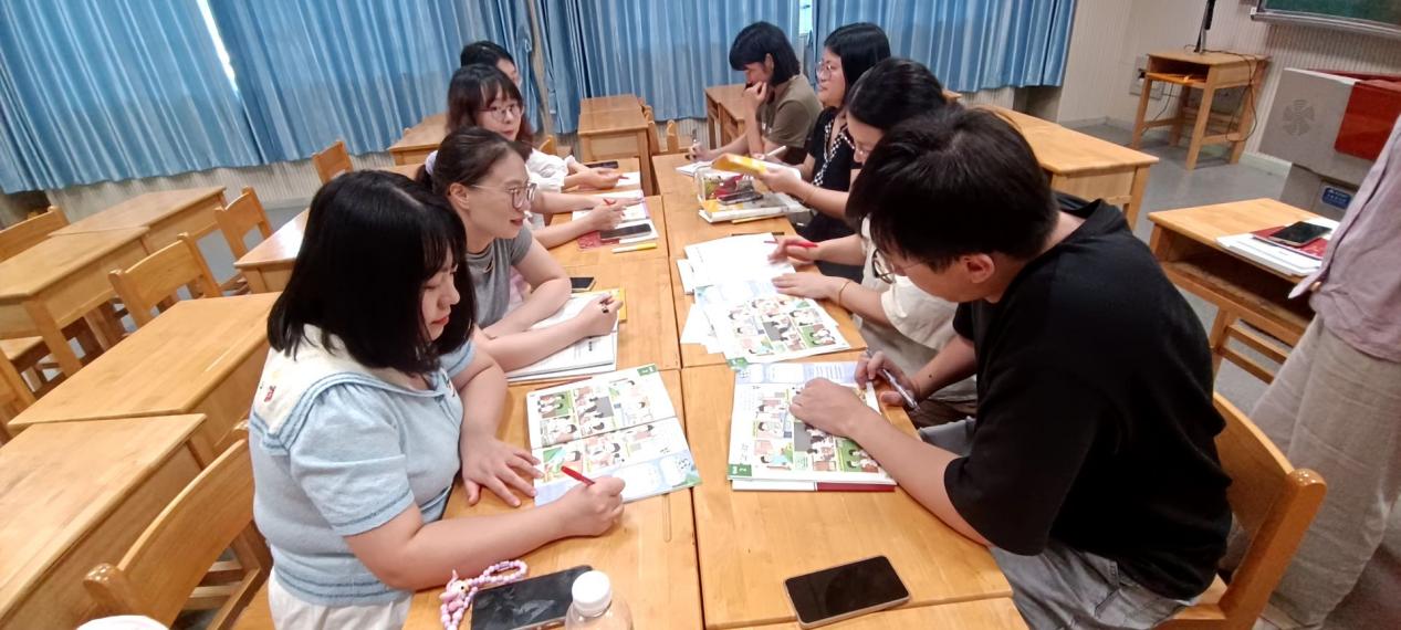 【丁香汉声·教学】教以潜心，研以致远——南京市丁家庄小学英语教研组第二次集体备课_html_mf0fac62.jpg
