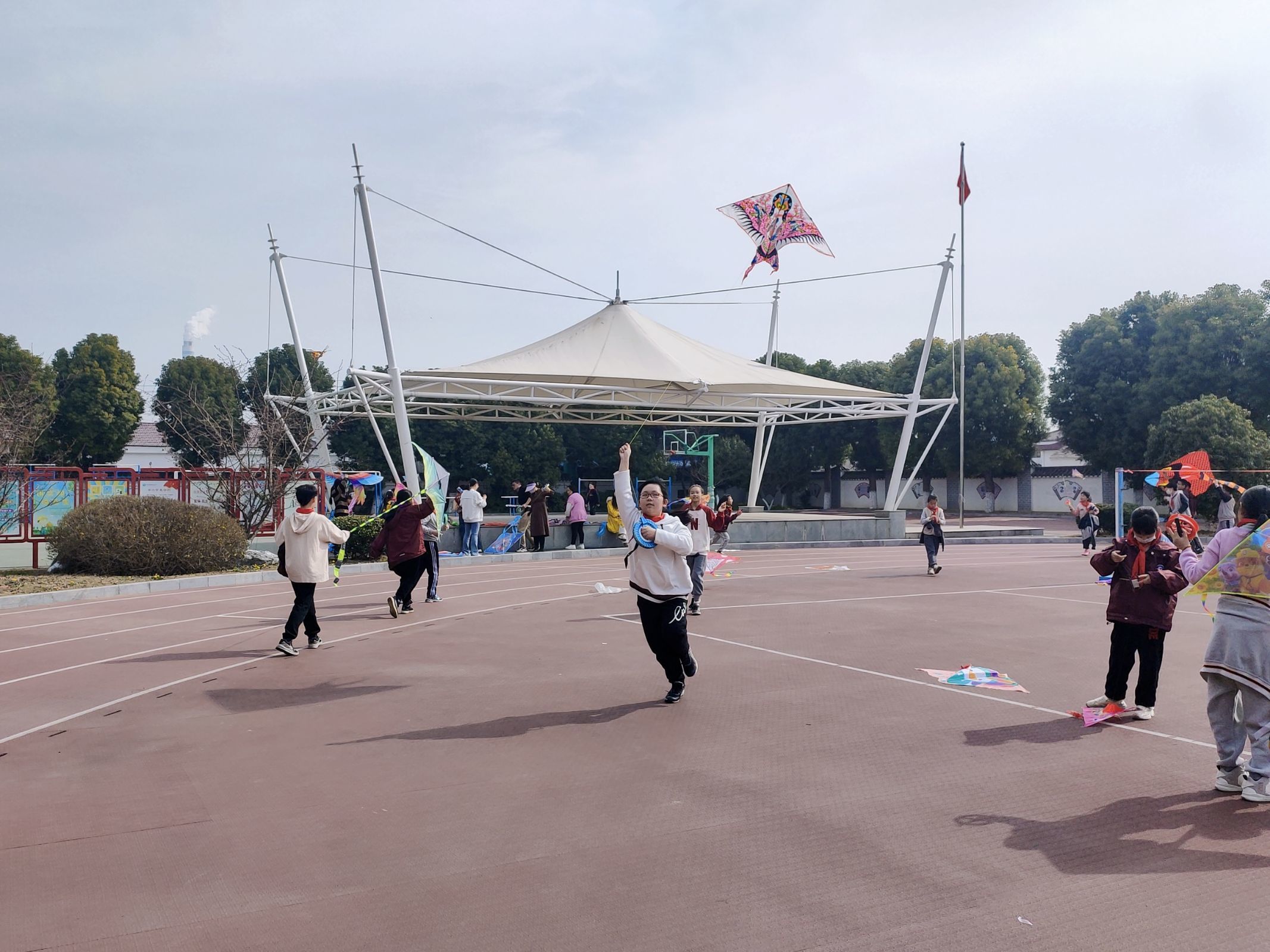 长江小学五1班张梓欣《保护环境，人人有责》_html_1439d200.jpg