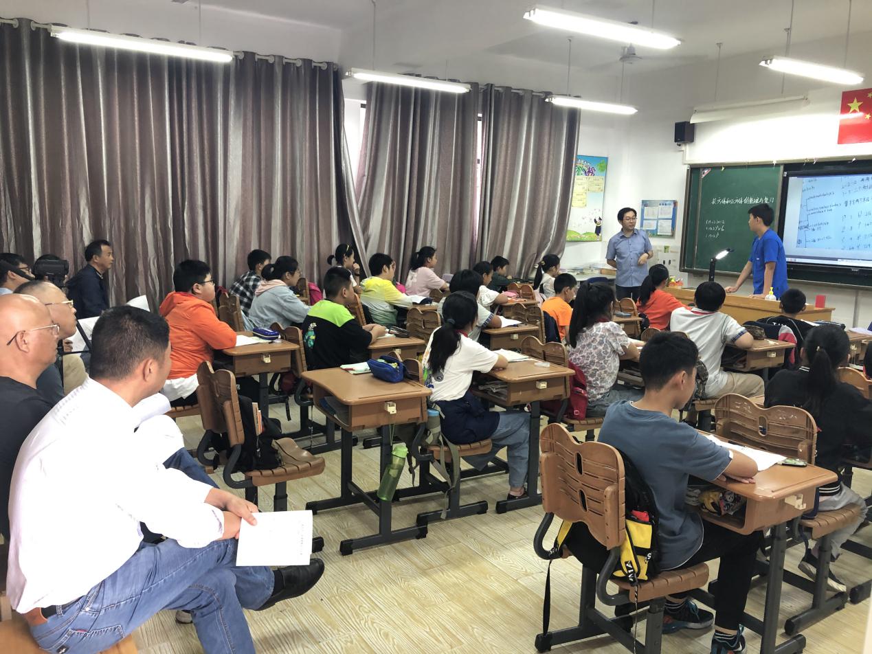 张延伟主任公开课报道_html_6b8e8d1f.jpg