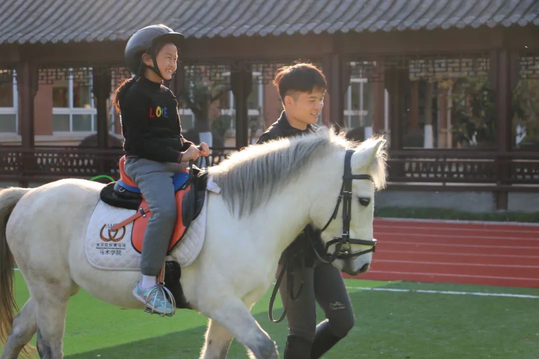 10.24马术_html_42fd3c77.jpg