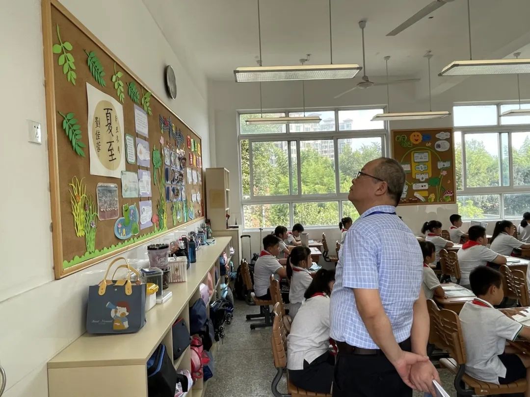 督学促成长_html_2ae54822.jpg