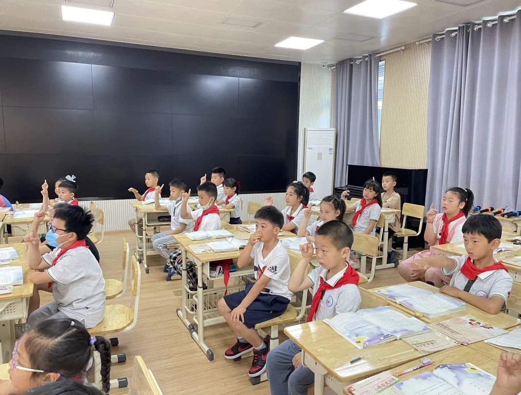 语文_html_11672d69.jpg