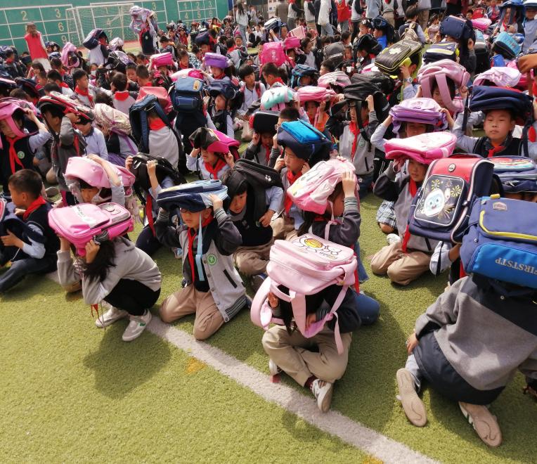 2021年5月迈小防震减灾疏散演练活动报道_html_m77b60d6b.jpg