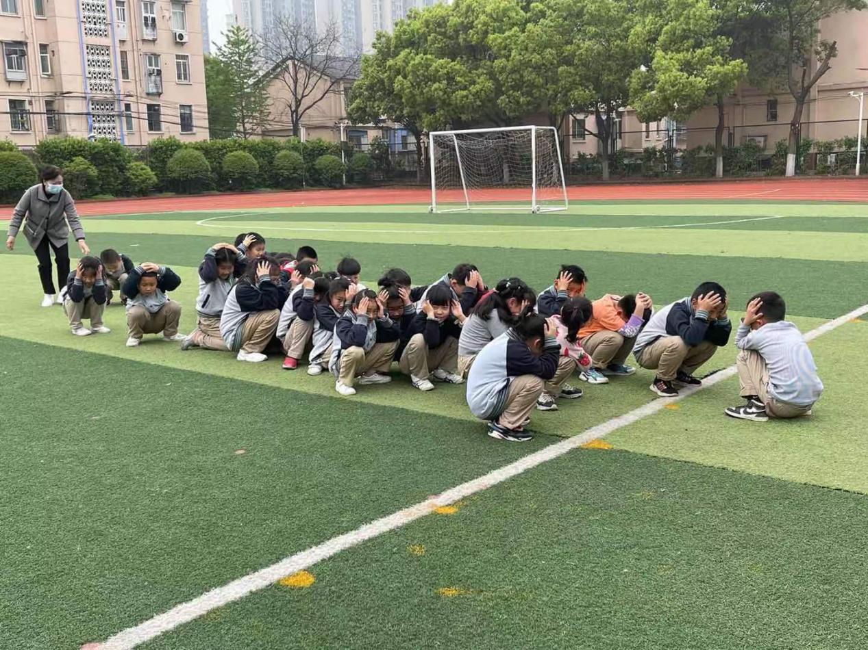 2021年4月13迈小提高应急能力 筑牢生命防线_html_m4ec6e172.jpg