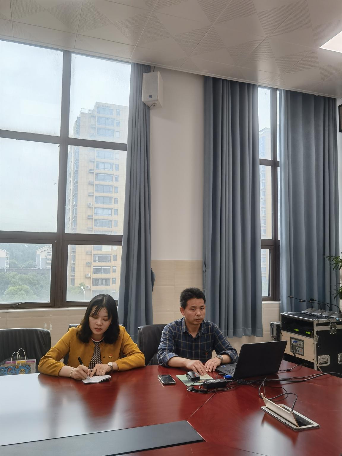 党会新闻稿5.26_html_m2ea25e49.jpg