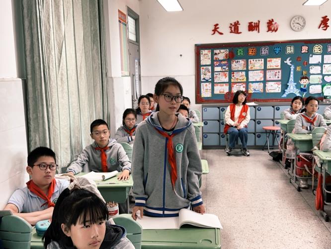 美术组校本报道5.9docx_html_64c4d3f9.jpg