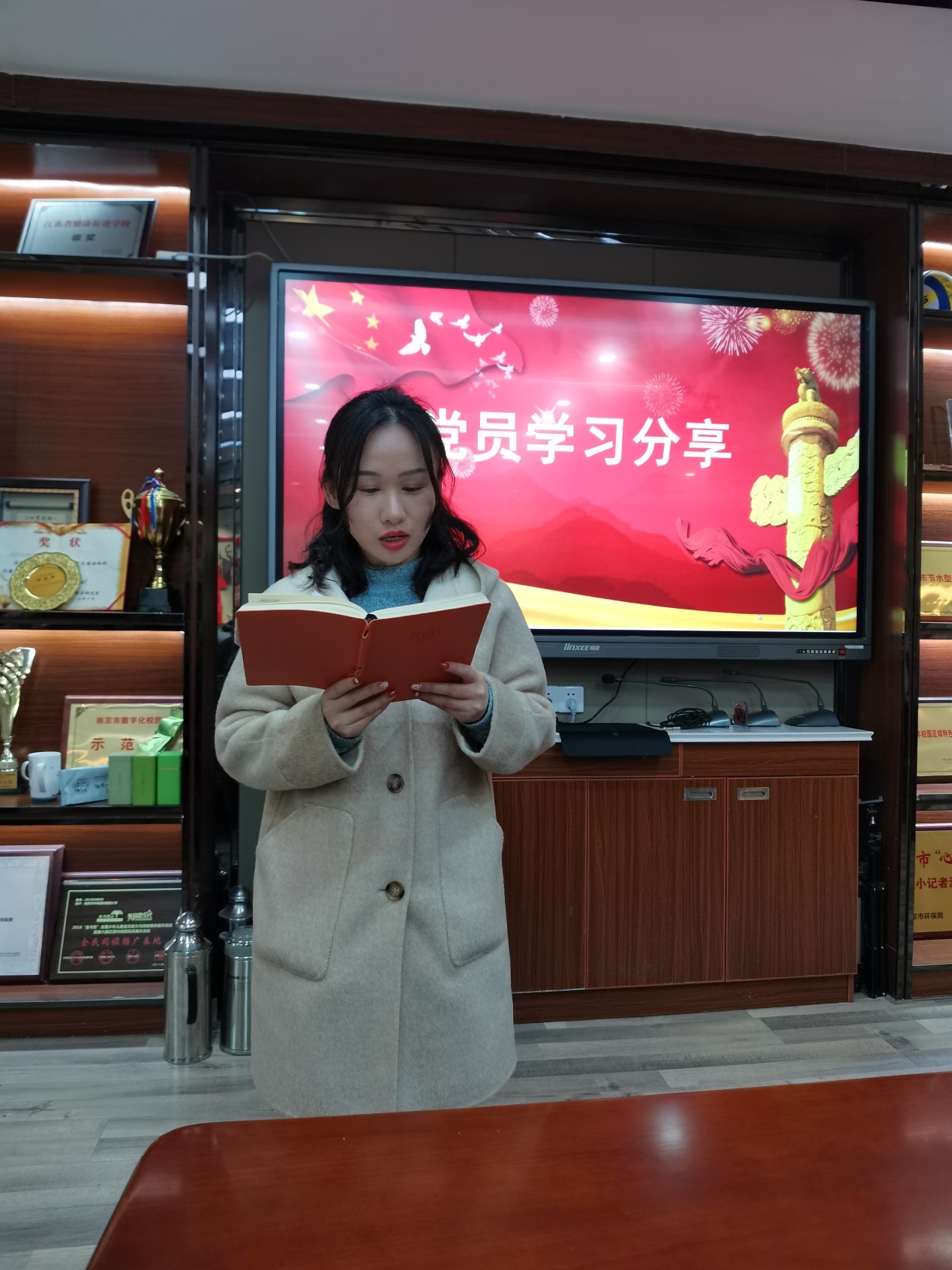 统一思想 凝聚共识——党员冬训工作会议_html_m73a73ba4.jpg
