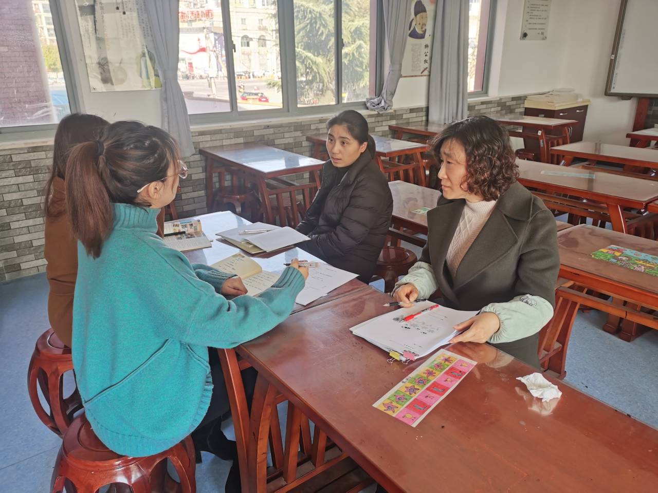 美术学科第一次教研活动报道_html_m62325999.jpg