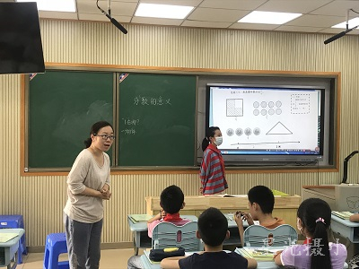 华海艳执教.jpg